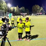 Zwei Junges beim Interview